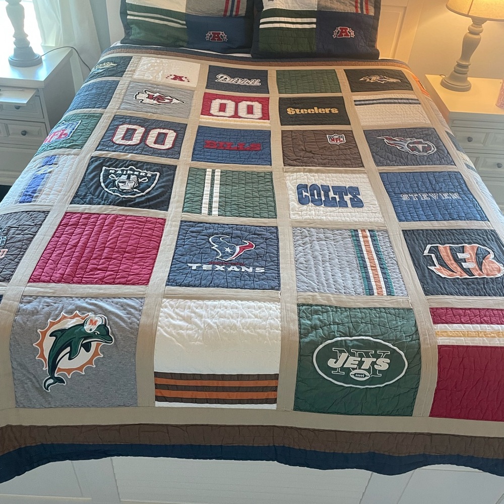 Pottery Barn Teen Sports Patchwork Quilt - Multicolor
